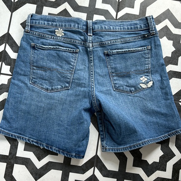 Lucky Brand “The Roll Up” jean shorts - Picture 2 of 3